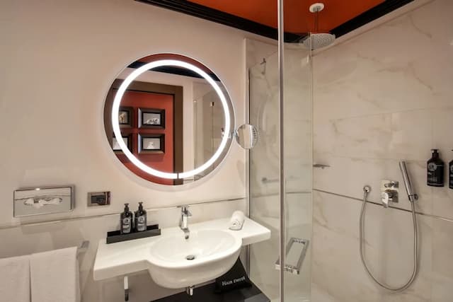 The Independent Hotel-家庭房-5