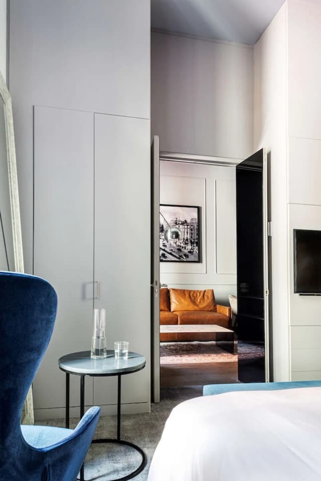 Radisson Blu Hotel, Madrid Prado-Junior Suite, Balcony (Square View)-4