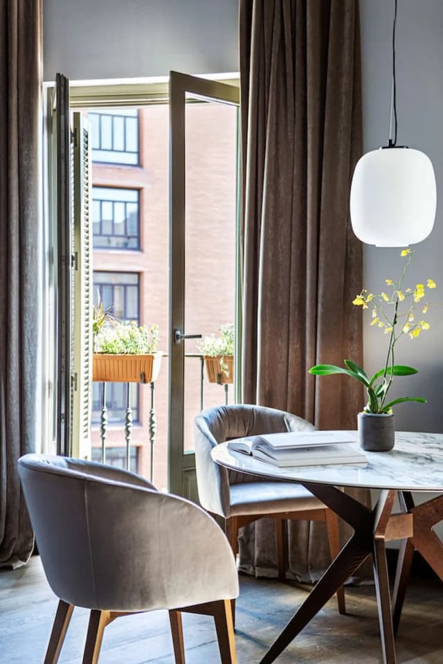 래디슨 블루 호텔, 마드리드 프라도-스위트, 침실 1개, 발코니 (Square View)-3