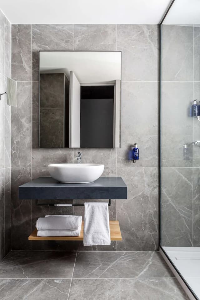 래디슨 블루 호텔, 마드리드 프라도-슈피리어룸-8