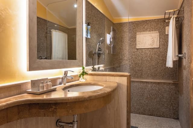 Hotel Forum-三人房-9