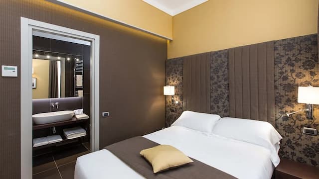 Monti Palace Hotel-Standard Double Room (1 Semi-double Bed)-2
