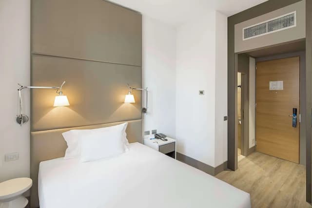 NH Collection Milano Touring-Superior Single Room-4