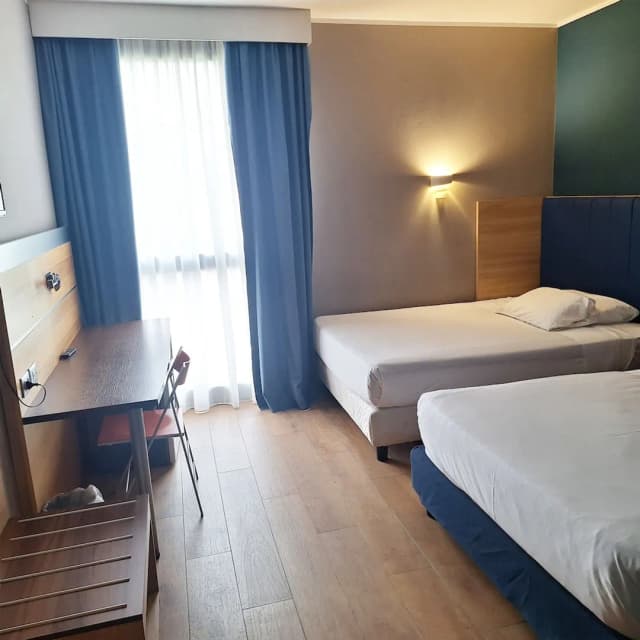 米蘭聖西羅理想飯店-四人房-1