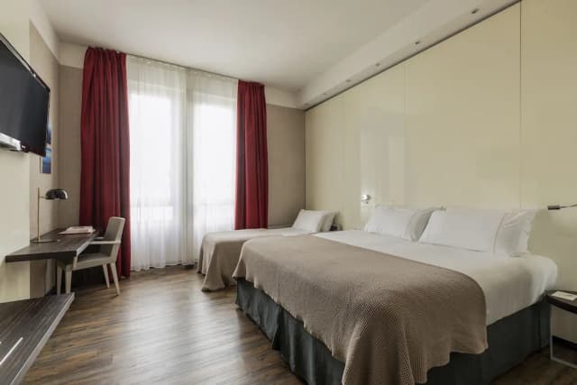 大西洋飯店-Triple Spacious Room, 1 King Bed (With Sofa Bed)-3