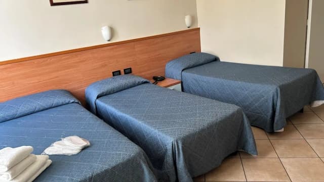 Hotel Salerno-三人房-8