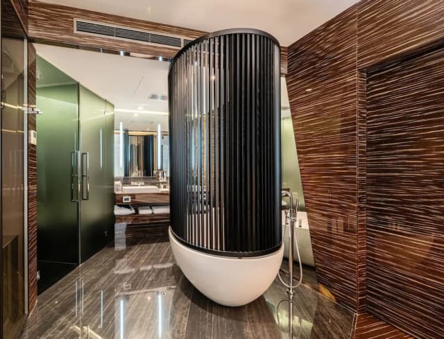 로메오 나폴리-스위트-5