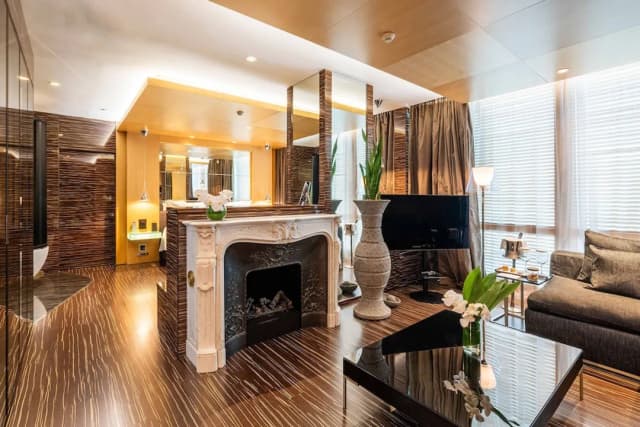 로메오 나폴리-스위트-4