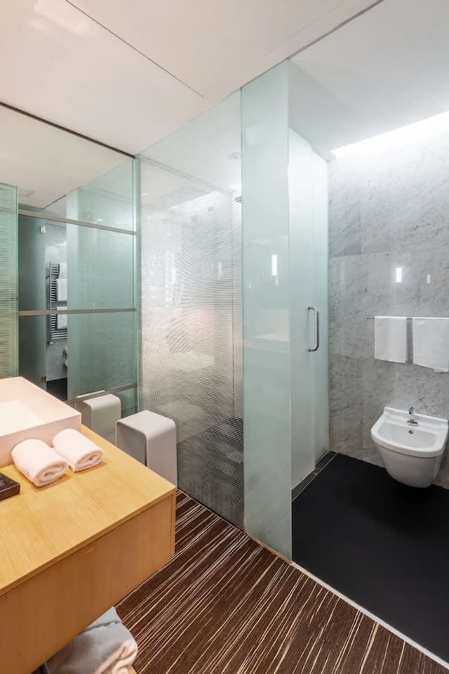 로메오 나폴리-디럭스룸 (Front)-4