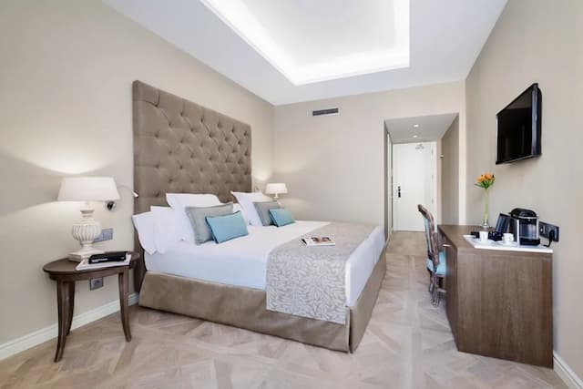 Lamaro Hotel-Elegance Room-3