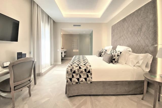 Lamaro Hotel Barcelona 5★ | Preferred Hotels & Resorts | Lifestyle Collection-Skyline Suite-2