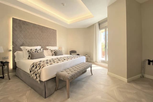 Lamaro Hotel Barcelona 5★ | Preferred Hotels & Resorts | Lifestyle Collection-Skyline Suite-3