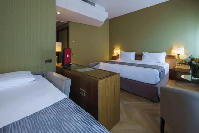 Exe Majestic-Triple Room-1