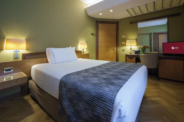 Exe Majestic-Double Room (with French Bed)-1