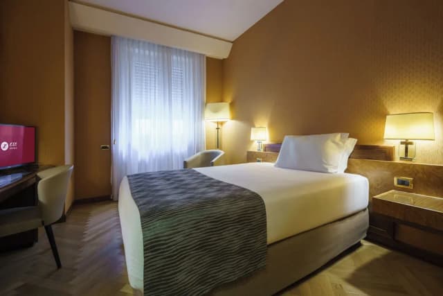 Exe Majestic-Double Room (with French Bed)-3