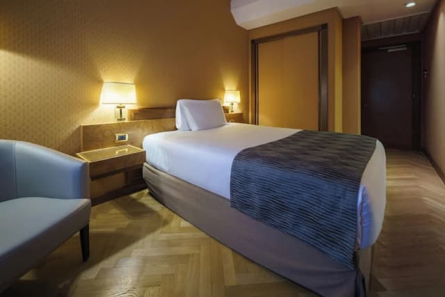 Exe Majestic-Double Room (with French Bed)-2