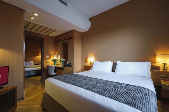 Exe Majestic-Family Room, 2 Bedrooms-1