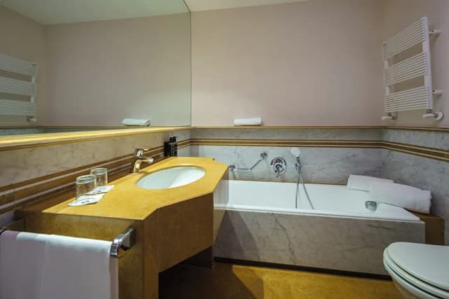 Exe Majestic-Family Room, 2 Bedrooms-4