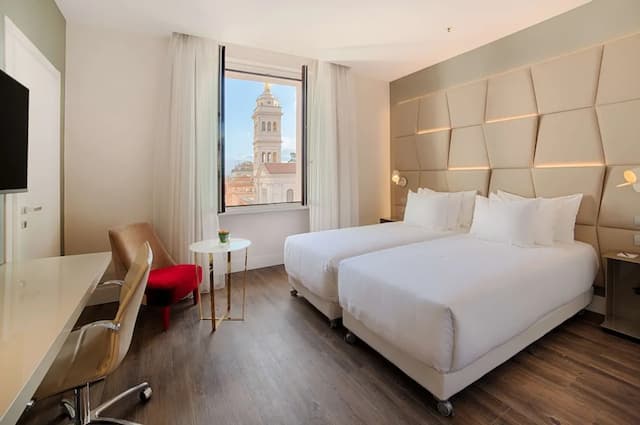 NH 精選羅馬皇宮五百飯店-高級客房-4