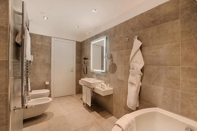 NH 精選羅馬皇宮五百飯店-家庭四人房-8