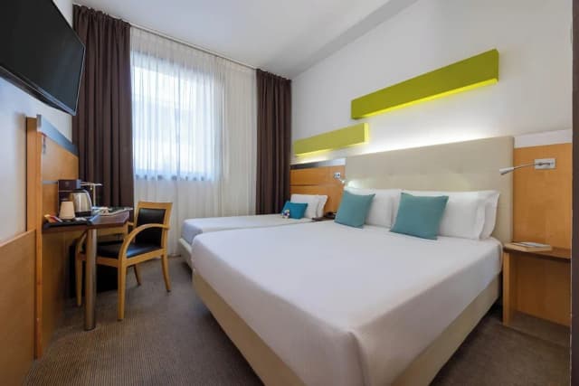 iH 米蘭奇歐亞飯店-標準三人房, 多張床-4