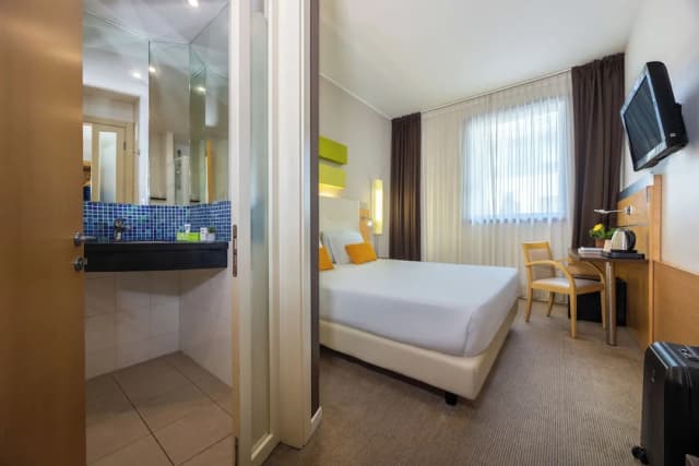 iH 米蘭奇歐亞飯店-高級雙人房-3