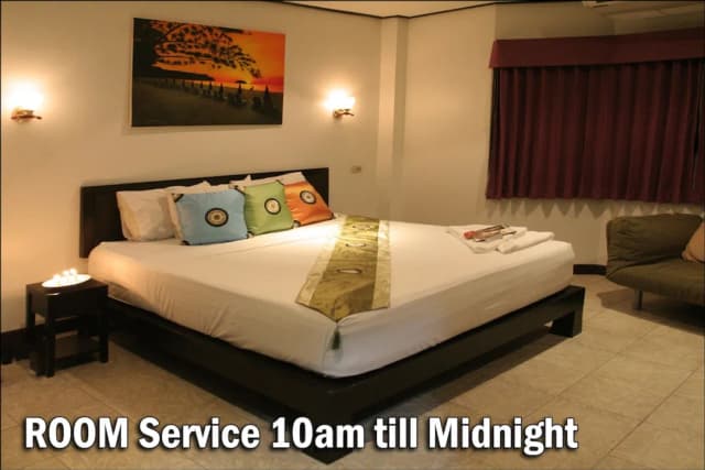 Angus O'Tool's Irish Pub Guesthouse-Superior Room, 1 King Bed-3