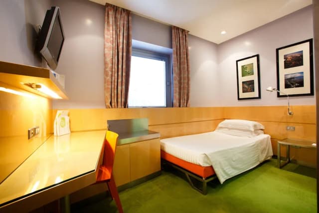 Albani Hotel Roma-Singola Classic con Moquette o Pavimento-2