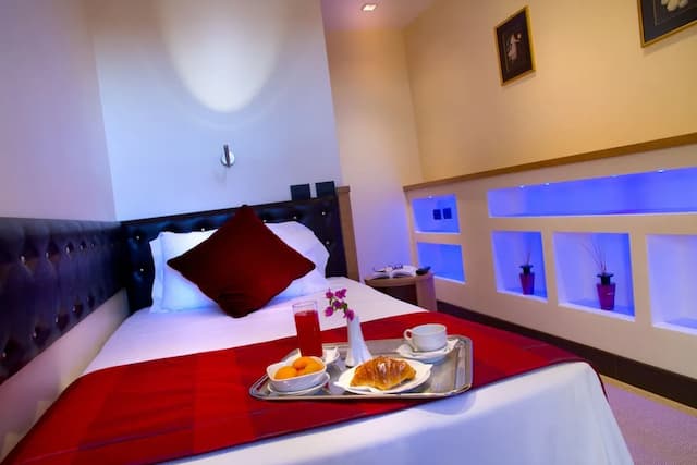 Marcella Royal Hotel - Rooftop Garden-标准单人房-1