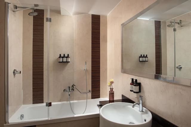 NH 컬렉션 로마 주스티니아노-스위트 (Extra Bed 2 Adults + 1 Child)-8