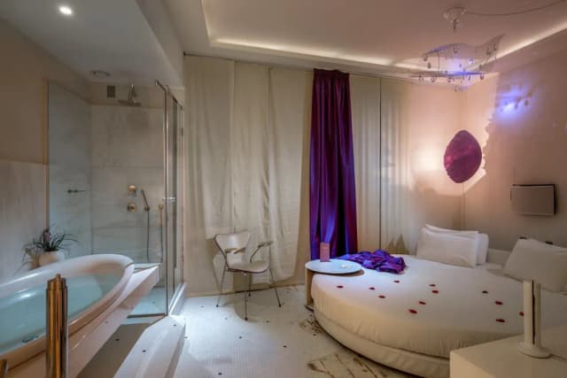SUITE SISTINA FOR BRAVE LOVERS-Superior Double Room-5