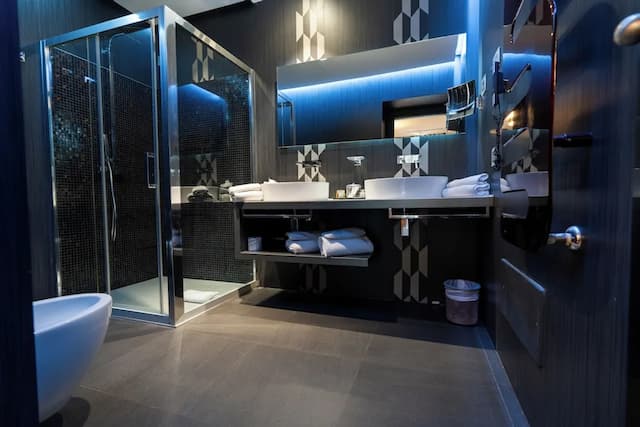 Divina Luxury Hotel-Superior Double Room-4