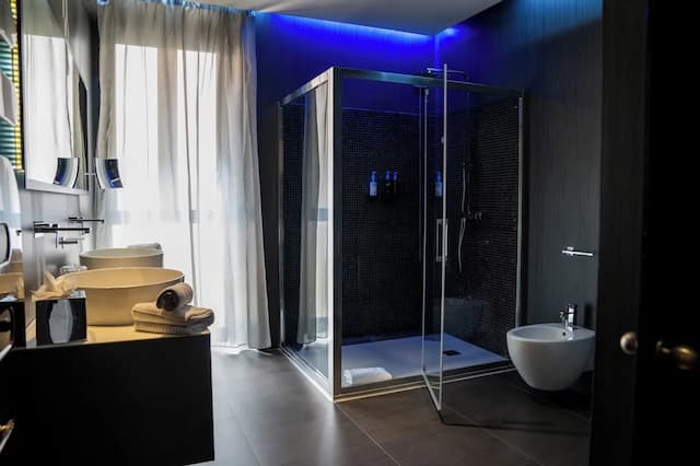 Divina Luxury Hotel-Deluxe Double Room-2