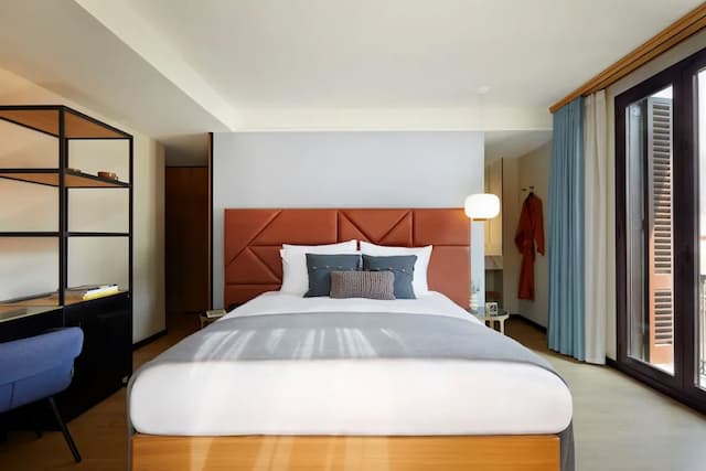 Kimpton Vividora Hotel by IHG-尊荣客房, 1 张特大床, 阳台-5