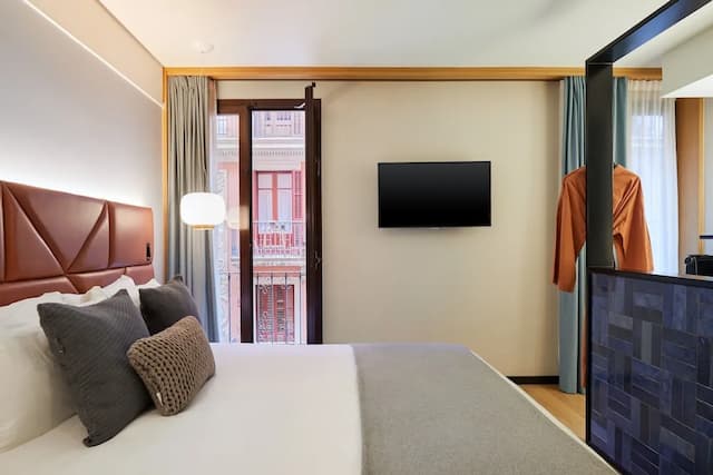 Kimpton Vividora Hotel by IHG-尊荣客房, 1 张特大床, 阳台-2