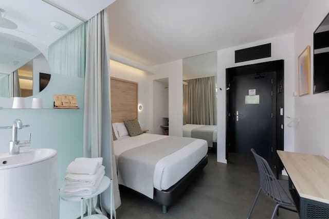 Casa Lit Barcelona-Standard Double Room Single Use-7