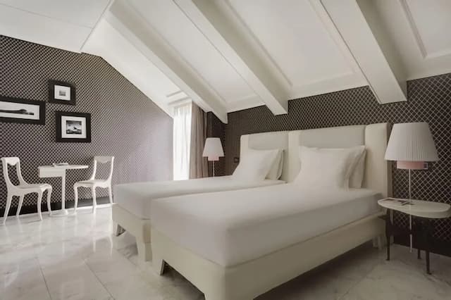 格蘭皇宫飯店-高級雙床房-11