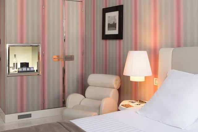 格蘭皇宫飯店-高級雙床房-10