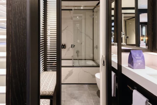 Seventy Barcelona-Deluxe Double or Twin Room (lounge terrace)-8
