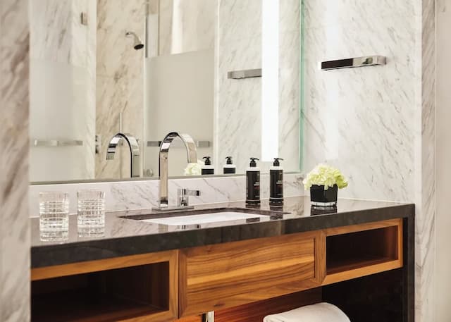 Four Seasons Hotel Madrid-Superior Room, 1 King Bed (King)-6