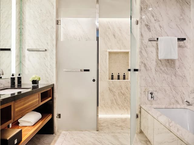 Four Seasons Hotel Madrid-Superior Room, 1 King Bed (King)-7