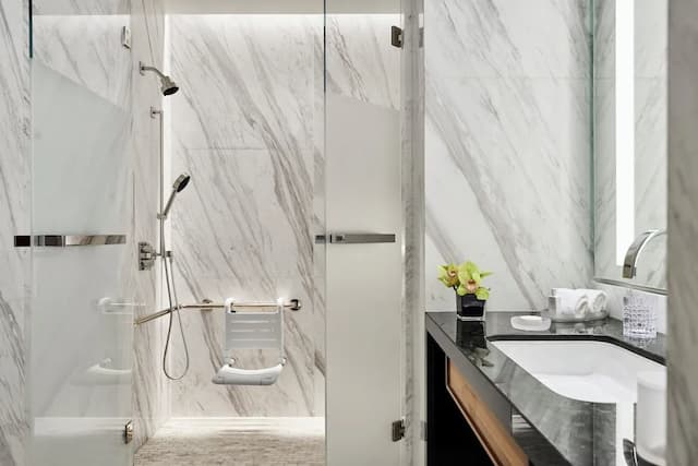 Four Seasons Hotel Madrid-Superior Room, 1 King Bed, Accessible-4