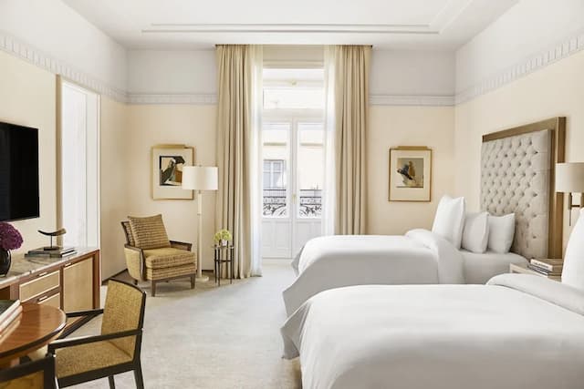 Four Seasons Hotel Madrid-Grand Room, 1 King Bed (Grand King)-1