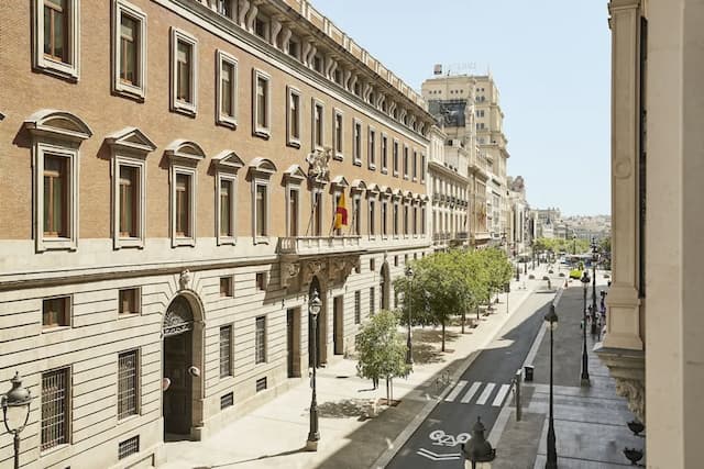 Four Seasons Hotel Madrid-Grand Room, 1 King Bed, Terrace (Grand King)-14