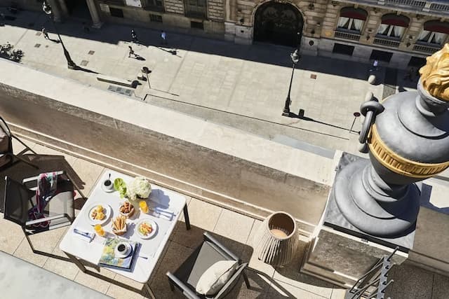 Four Seasons Hotel Madrid-Grand Room, 1 King Bed, Terrace (Grand King)-11