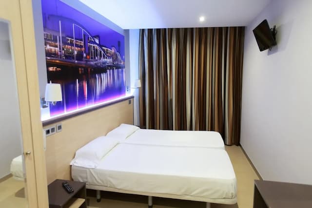 Hostal Las Flores-Double or Twin Room-3