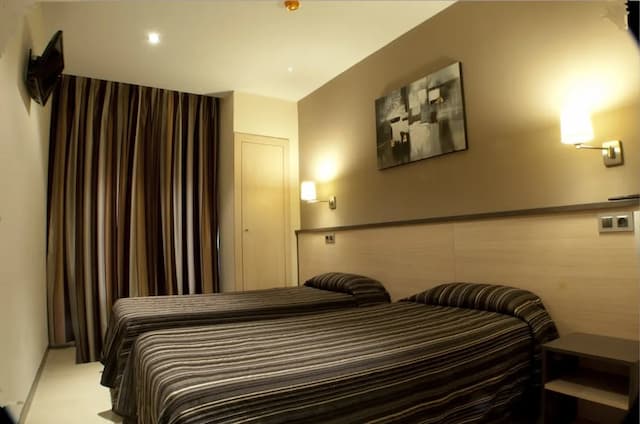 Hostal Las Flores-Double or Twin Room-1