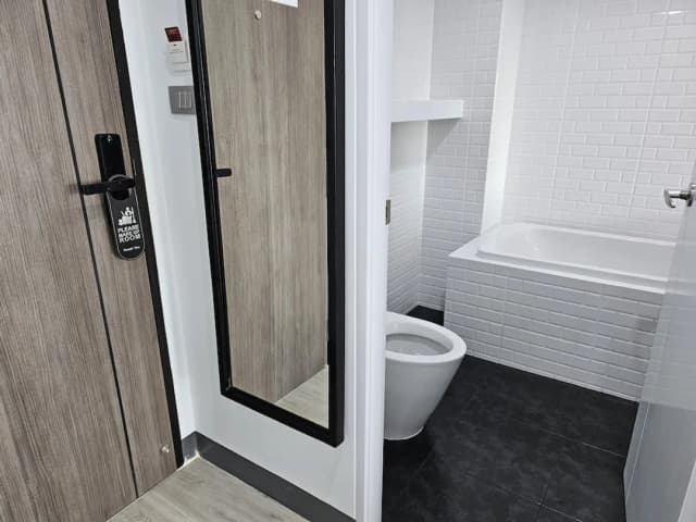 Area Place 飯店-標準客房, 1 張特大雙人床, 浴缸, 城市景觀-4