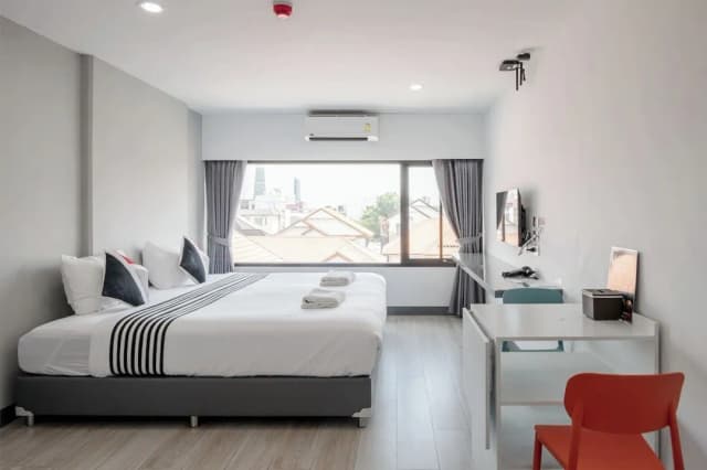 Area Place 飯店-標準客房, 1 張特大雙人床, 浴缸, 城市景觀-8