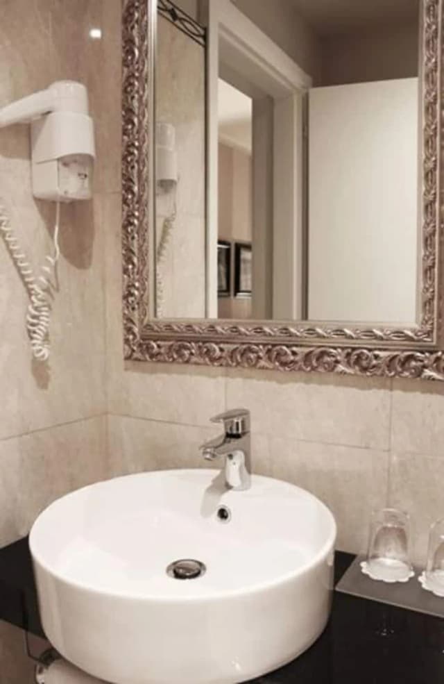 c ホテルズ アンバシアトリ-シングルルーム-4